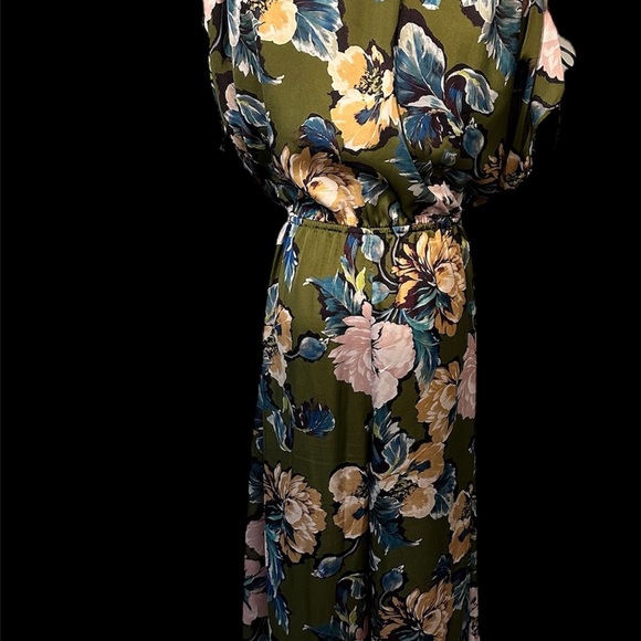 Zara Satin Floral Jumpsuit (Large) - Picture 2 of 6